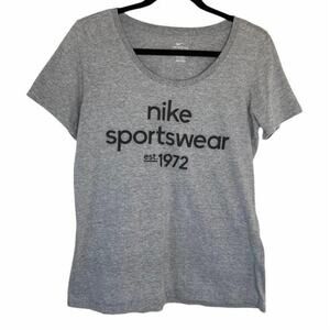Nike Gray Athletic Cut The Nike Graphic Tee Medium